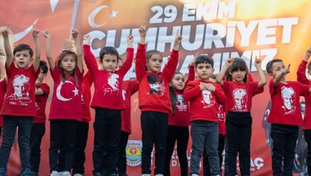 TARSUS BELEDİYESİ KREŞLERİNDE 29 EKİM COŞKUSU