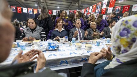 BAŞKAN SEÇER, TARSUSLULARLA İFTAR SOFRASINDA BULUŞTU