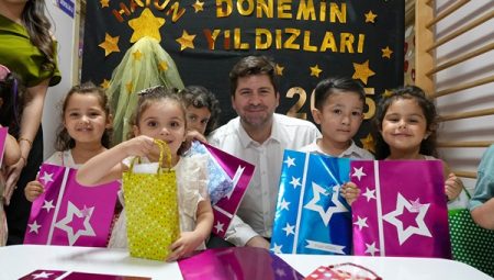 MİNİKLER KARNELERİNİ BAŞKAN BOLTAÇ’TAN ALDI