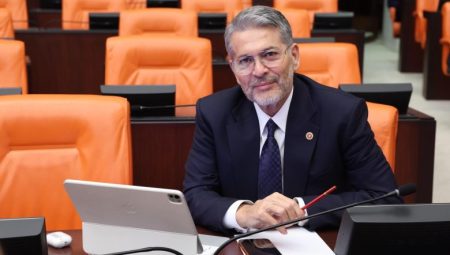 UYSAL: HEDEFİMİZ MERSİN’İ TEKNOLOJİ VE İNOVASYON ŞEHRİNE DÖNÜŞTÜRMEK